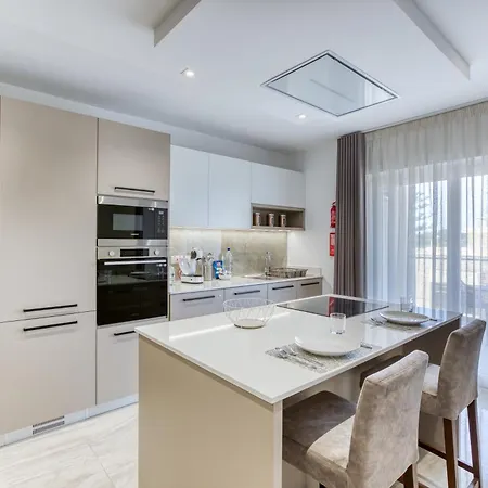 Appartamento Lavish 3bed In Fair Water Homes Swieqi By Homely *