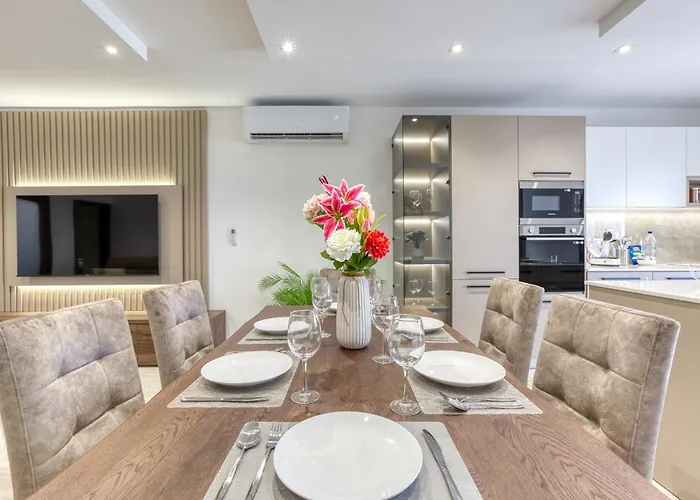 Lavish 3bed In Fair Water Homes Swieqi By Homely Apartment
