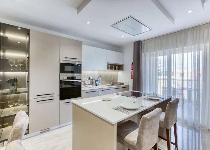 Apartment Lavish 3bed In Fair Water Homes Swieqi By Homely *