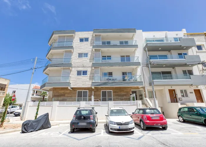 Lavish 3bed In Fair Water Homes Swieqi By Homely *