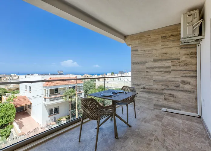 Apartment Lavish 3bed In Fair Water Homes Swieqi By Homely